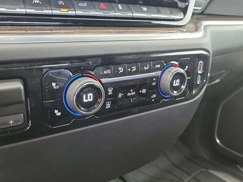 Used 2025 Chevrolet Silverado 1500 LT RWD image 29