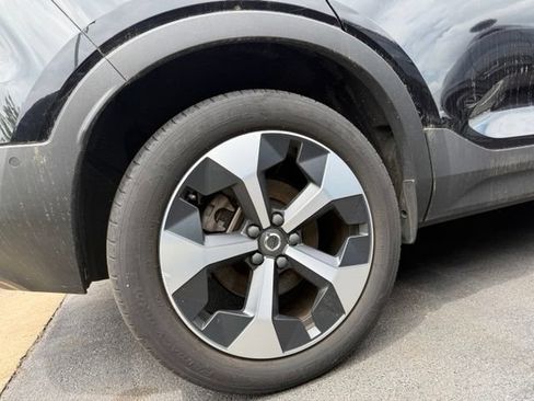 Used 2024 Volvo XC40 B5 Plus w/ Protection Package Premier AWD/4WD image 5