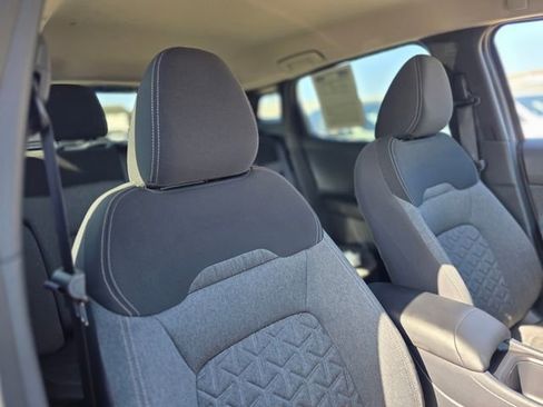 Used 2025 Nissan Kicks SV image 11