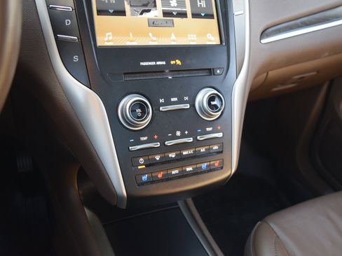 Used 2018 Lincoln MKC Reserve w/ Lincoln MKC Climate Package image 16