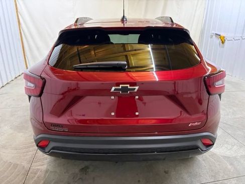 Used 2025 Chevrolet Trax RS w/ Sunroof Package FWD image 7