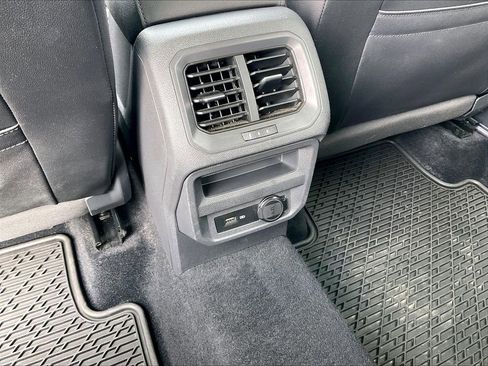 Used 2020 Volkswagen Tiguan SEL image 26