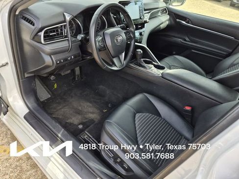 Used 2022 Toyota Camry SE w/ Convenience Package FWD image 18