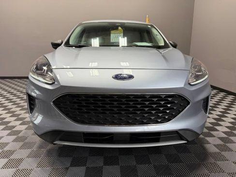 Used 2022 Ford Escape SE w/ Convenience Package FWD image 4