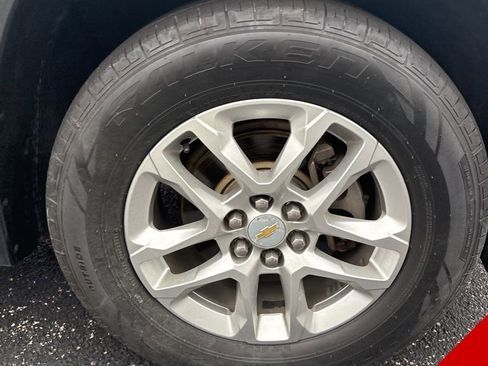 Used 2020 Chevrolet Traverse LT image 12