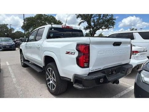 Used 2024 Chevrolet Colorado Z71 w/ Z71 Convenience Package 2 AWD/4WD image 9