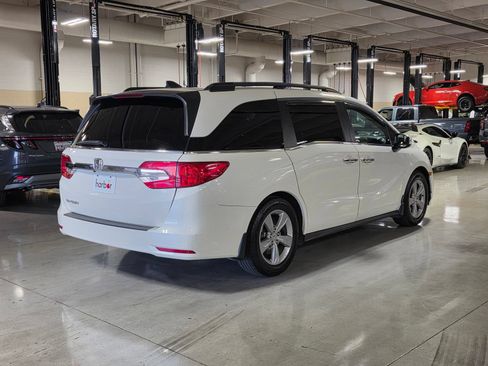 Used 2018 Honda Odyssey EX image 7