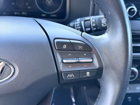 Used 2023 Hyundai Kona Limited FWD image 17