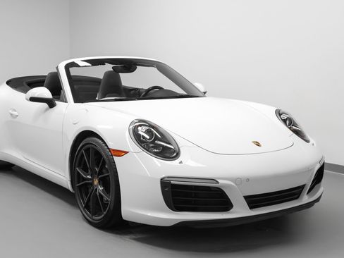 Certified 2017 Porsche 911 Carrera RWD image 11