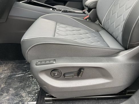 New 2026 Volkswagen Tiguan SEL R-Line AWD/4WD image 16
