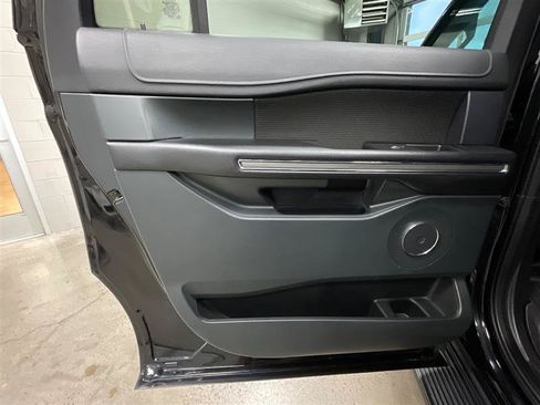 Used 2019 Ford Expedition Max XLT AWD/4WD image 18