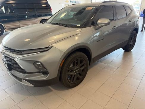 Used 2023 Chevrolet Blazer LT w/ Convenience Package FWD image 5