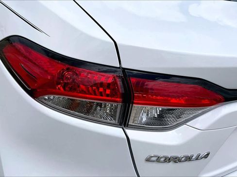Used 2024 Toyota Corolla LE image 28