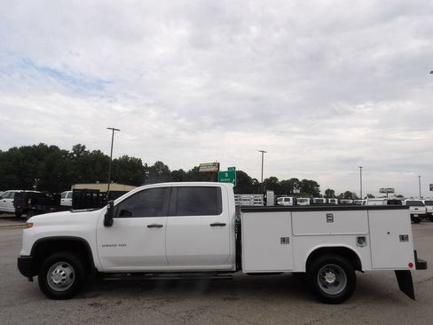 Used 2024 Chevrolet Silverado 3500 W/T w/ Snow Plow Prep Package AWD/4WD image 70