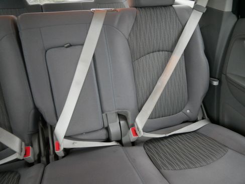 Used 2016 Chevrolet Traverse LS AWD/4WD image 14