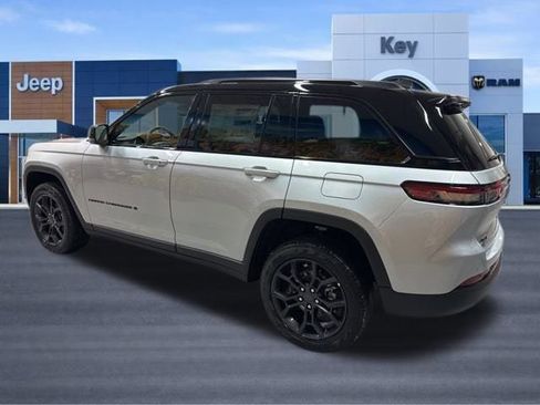 New 2025 Jeep Grand Cherokee Limited AWD/4WD image 4
