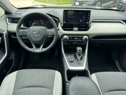 Used 2022 Toyota RAV4 XLE w/ Convenience Package image 18