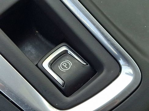 Used 2020 Chevrolet Equinox LT FWD image 26