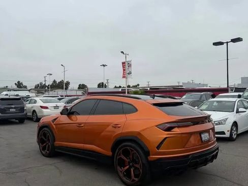 Used 2020 Lamborghini Urus AWD/4WD image 5
