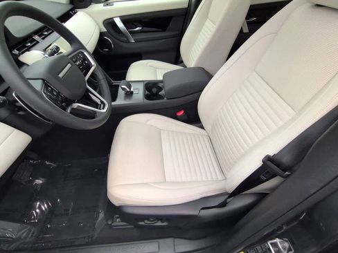 Used 2025 Land Rover Discovery Sport S image 16