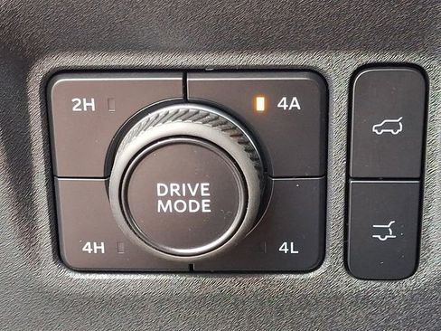 Used 2025 Ford Expedition Platinum AWD/4WD image 25