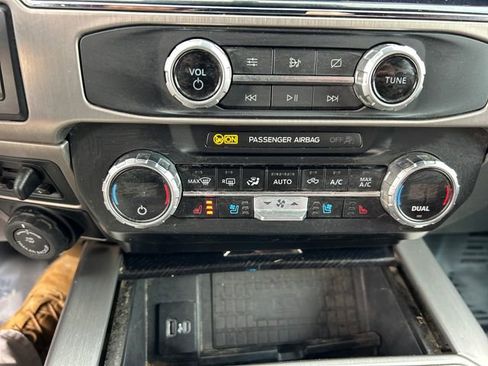 Used 2022 Ford F450 Platinum w/ FX4 Off-Road Package image 25