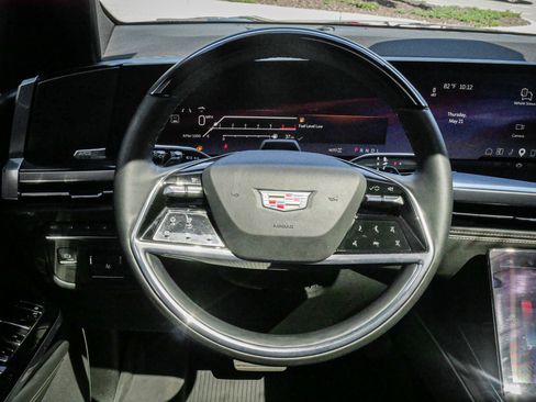 Used 2025 Cadillac Escalade ESV Sport w/ Touring Package AWD/4WD image 18