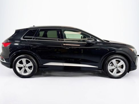 Used 2025 Audi Q4 e-tron Premium w/ Convenience Package image 4
