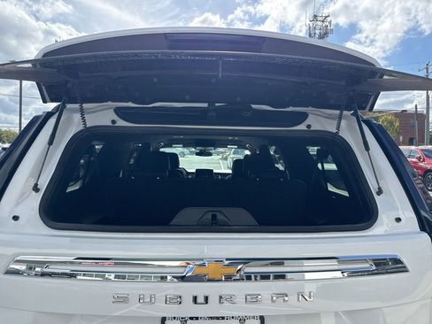 Used 2023 Chevrolet Suburban Premier image 41