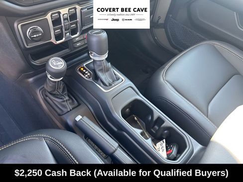 New 2025 Jeep Gladiator Sport image 39