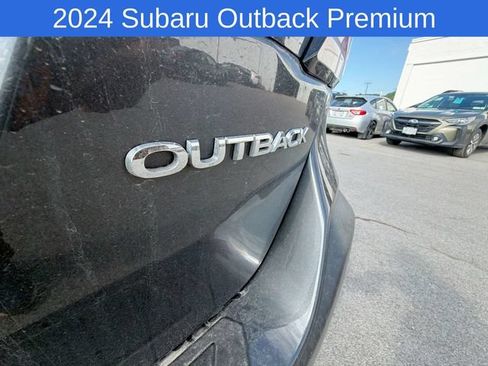 Used 2024 Subaru Outback Premium AWD/4WD image 8