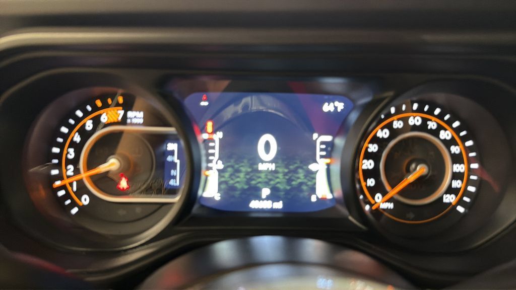 Used 2025 Jeep Wrangler Unlimited Sahara AWD/4WD image 13