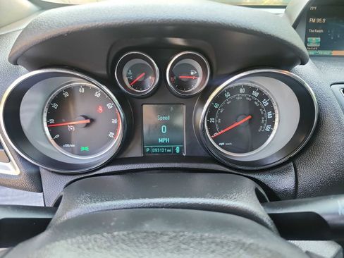 Used 2015 Buick Encore FWD image 19