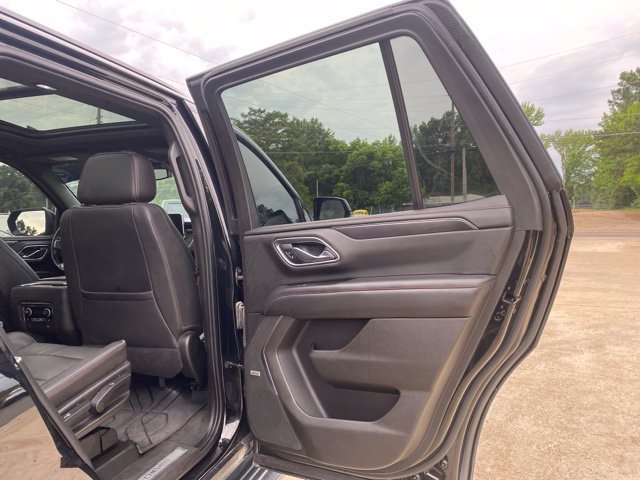 Used 2021 Chevrolet Tahoe RST w/ Luxury Package AWD/4WD image 16