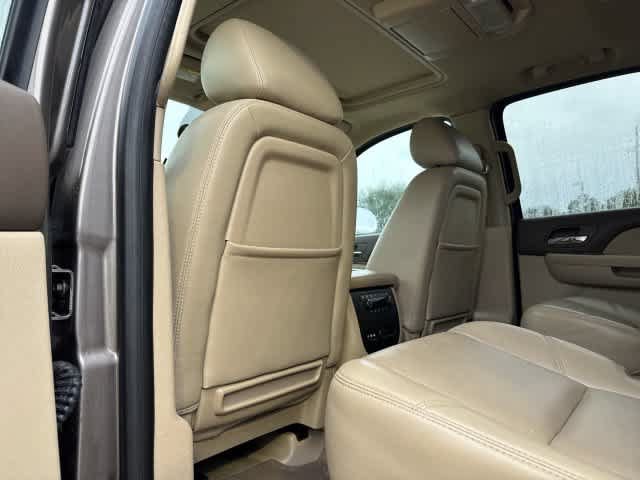 Used 2013 Chevrolet Tahoe LTZ RWD image 16