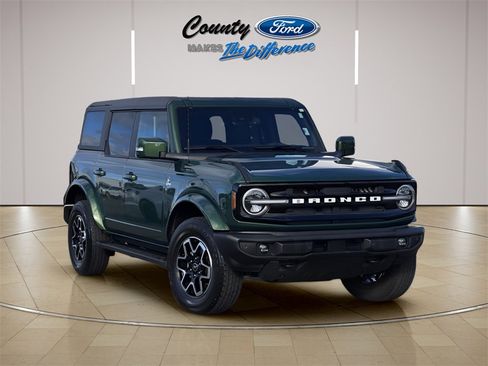 Used 2024 Ford Bronco Outer Banks image 1