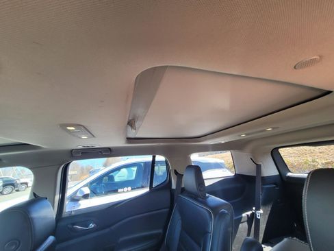 Used 2017 GMC Acadia Denali w/ Technology Package image 10