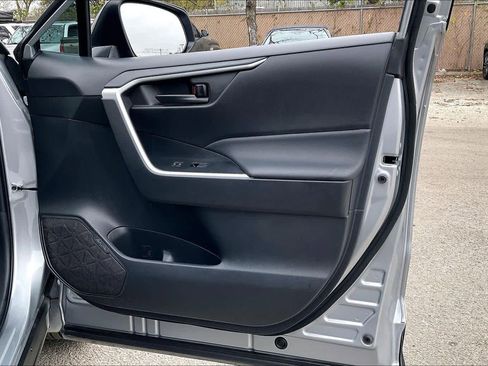 Used 2025 Toyota RAV4 LE image 21