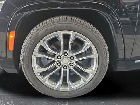Used 2022 Jeep Grand Wagoneer Series II AWD/4WD image 46