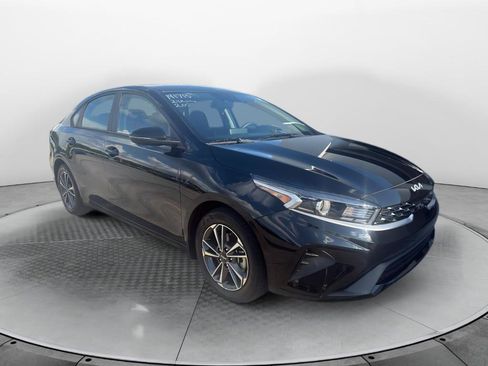 Used 2023 Kia Forte LXS w/ LXS Technology Package FWD image 1