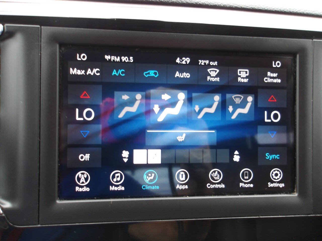 Used 2018 Chrysler Pacifica Touring-L FWD image 13