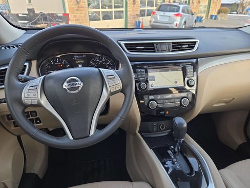 Used 2016 Nissan Rogue SL w/ SL Premium Package image 19