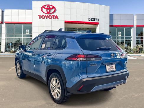 New 2026 Toyota Corolla Cross LE w/ Moonroof Package FWD image 5