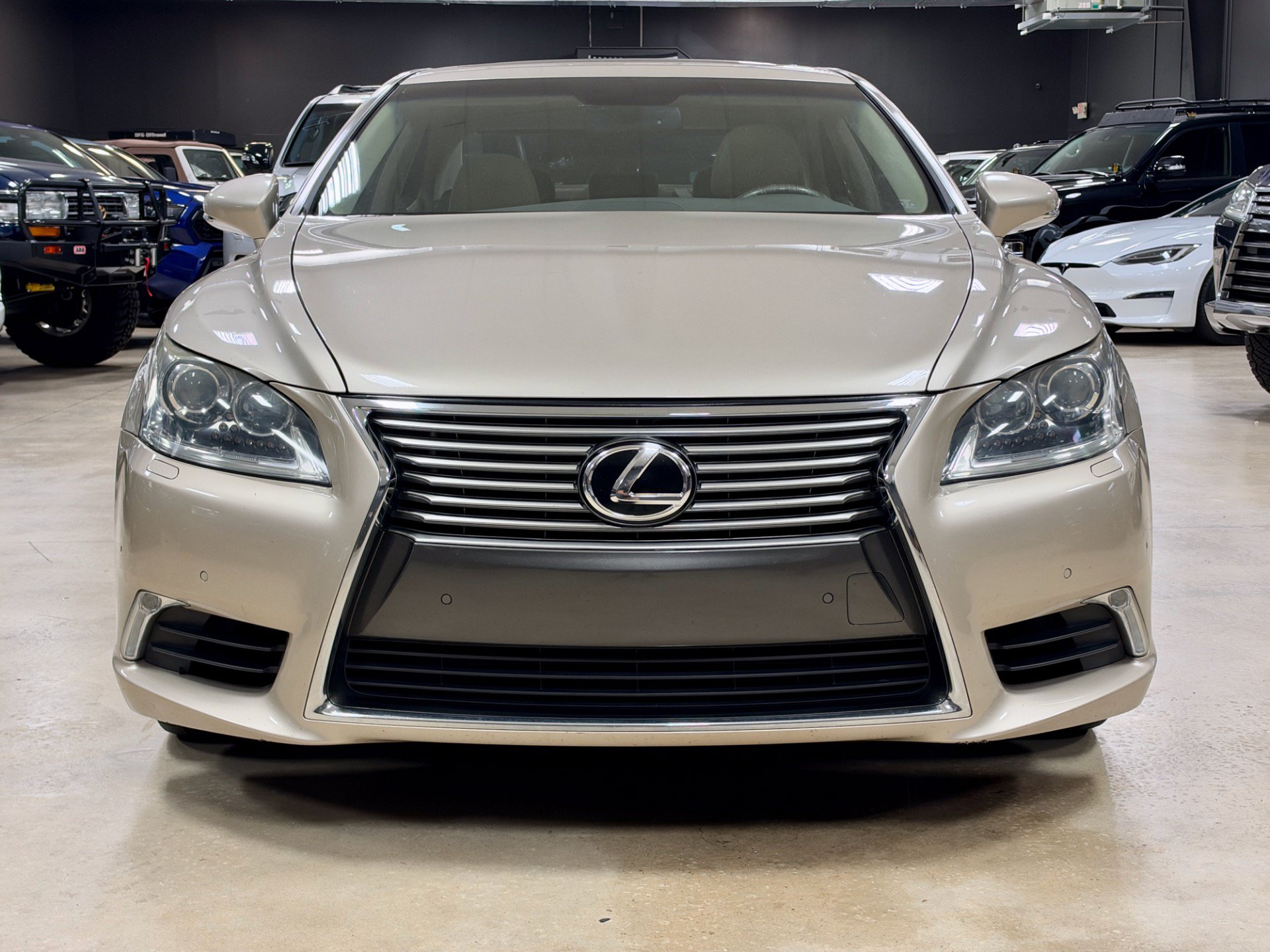 Used 2014 Lexus LS 460 w/ Comfort Package RWD image 3