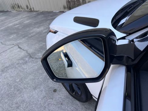 Used 2021 Land Rover Range Rover Velar R-Dynamic S image 12