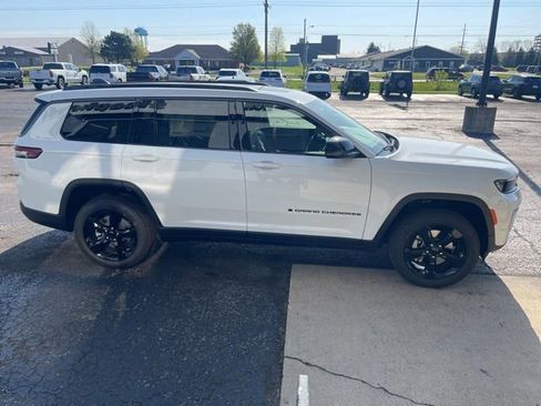 New 2026 Jeep Grand Cherokee L Limited w/ Limited Altitude Package AWD/4WD image 7