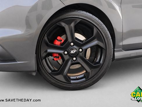 Used 2019 Ford Fiesta ST FWD image 3