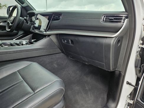 Used 2023 Jeep Wagoneer Series III w/ Preferred Equipment Group image 28