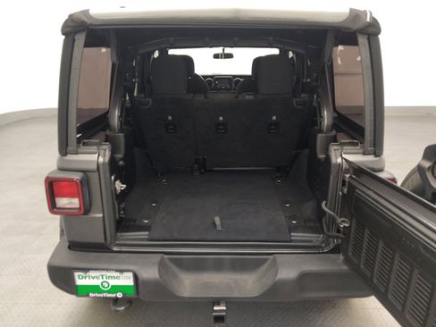 Used 2018 Jeep Wrangler Unlimited Sport S AWD/4WD image 29