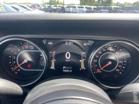 Used 2018 Jeep Wrangler Unlimited Sport S AWD/4WD image 9